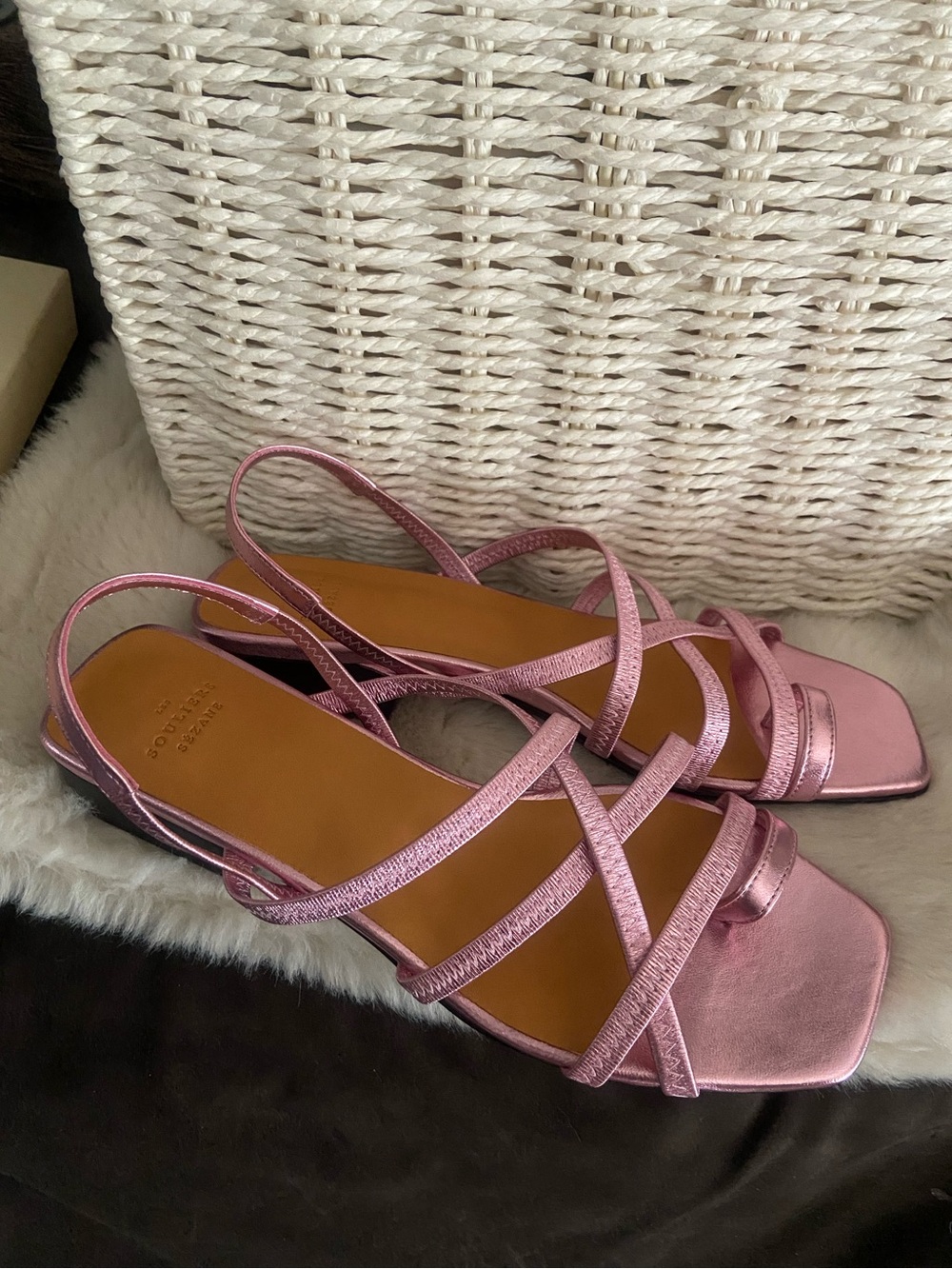 SEZANE HILLARY SANDALS IN METALLIC CANDY PINK